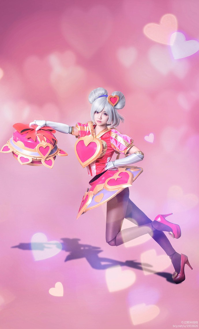 Cùng ngắm cosplay Orianna Quả Cầu Tình Ái cực dễ thương dành cho fan Liên Minh Huyền Thoại