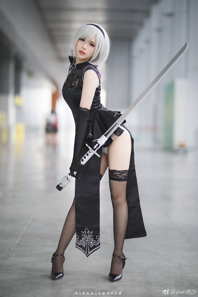 Lại ngất ngây với cosplay cô nàng 2B trong Nier: Automata - Ảnh 1.