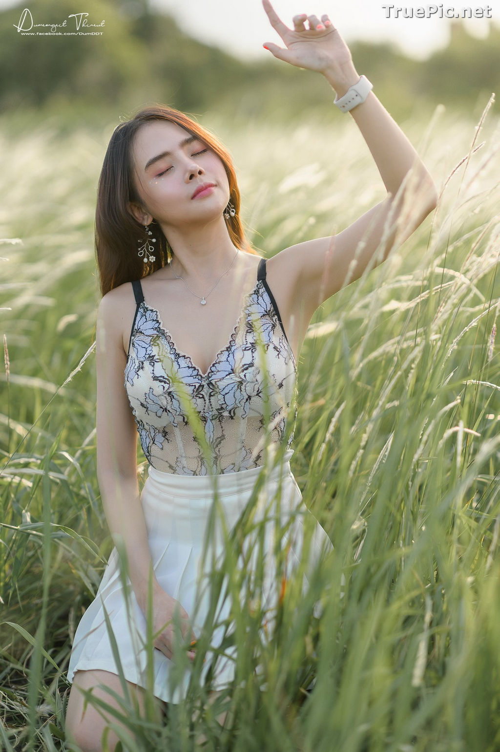 Image Thailand Model - Anusara Thaweesuk - Wild Grass Field - TruePic.net - Picture-11