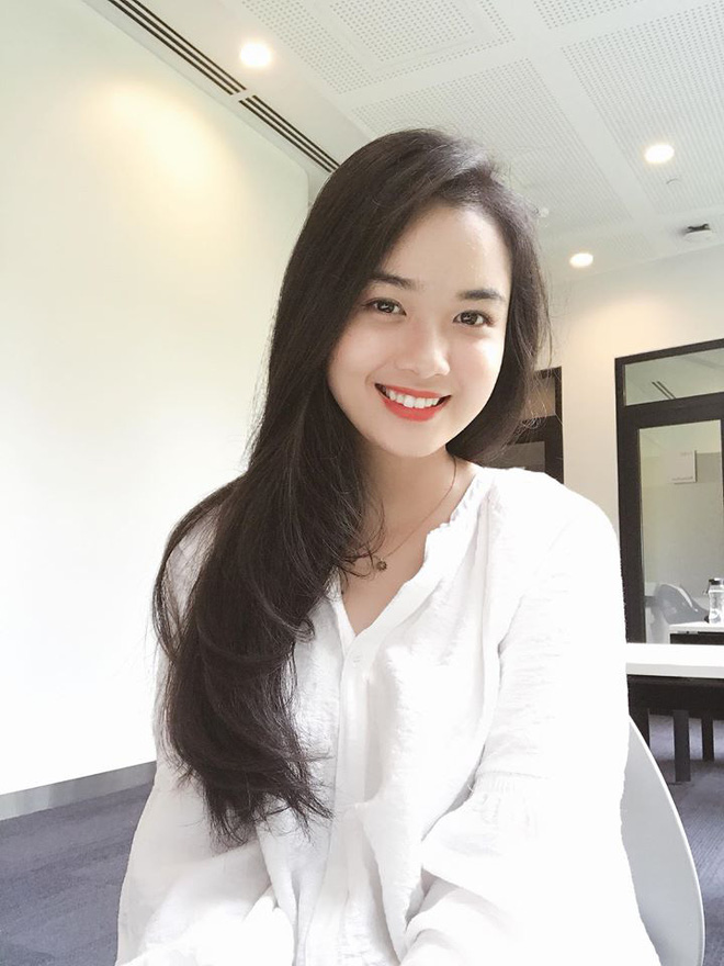 Hot girl Ngọc Xuân sở hữu vẻ đẹp thanh thoát và nụ cười "tỏa nắng" - 2