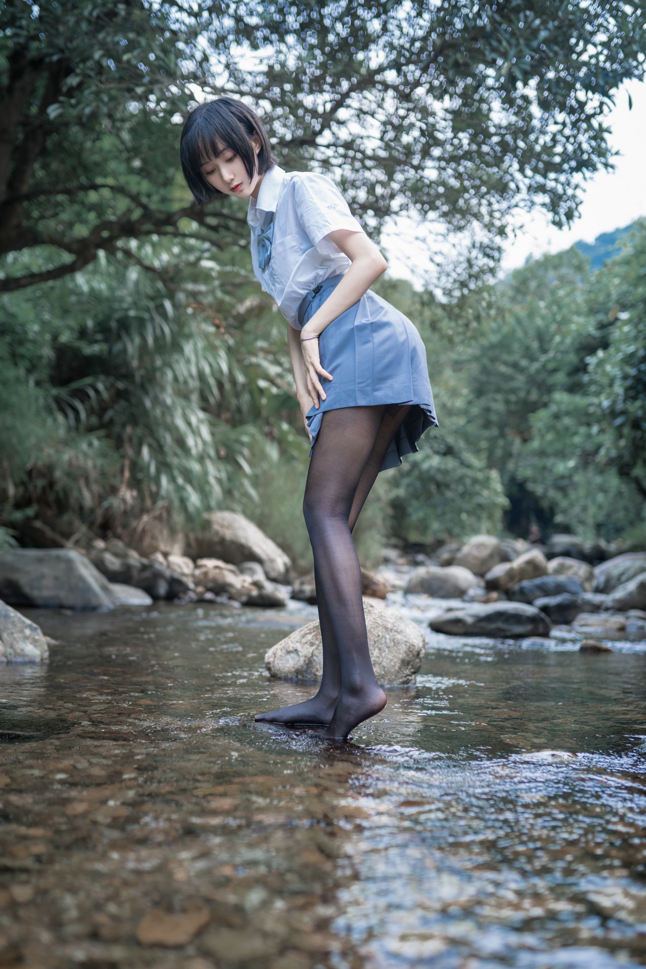 木绵绵OwO 水色溪边 黑丝JK制服Cosplay