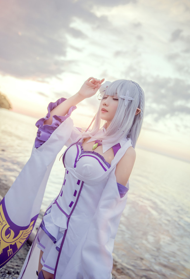 cosplay-cong-chua-toc-trang-truyen-tranh-Re:Zero-23