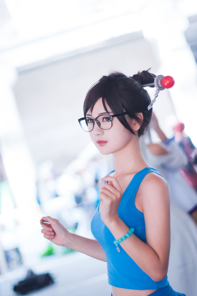 cosplay-co-nang-Me-quyen-ru-trong-over-watch-18