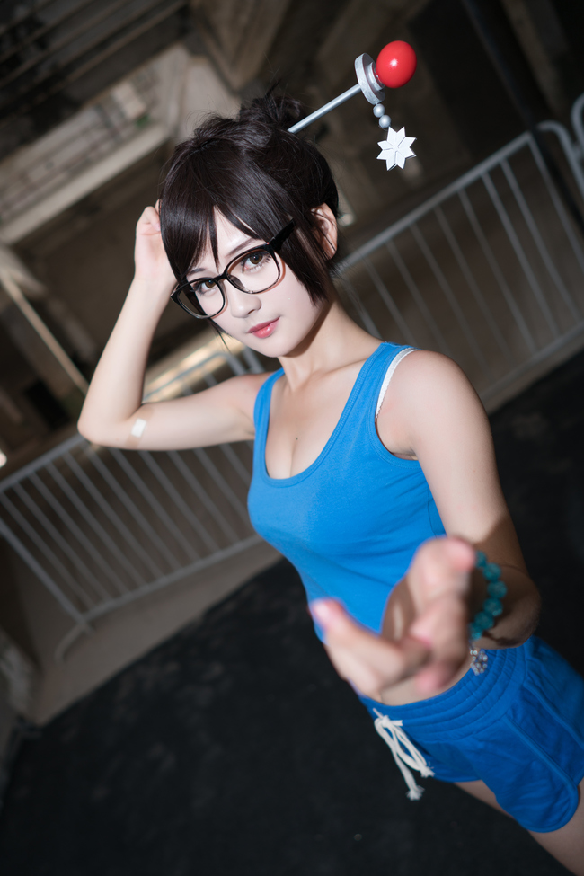 cosplay-co-nang-Me-quyen-ru-trong-over-watch-17