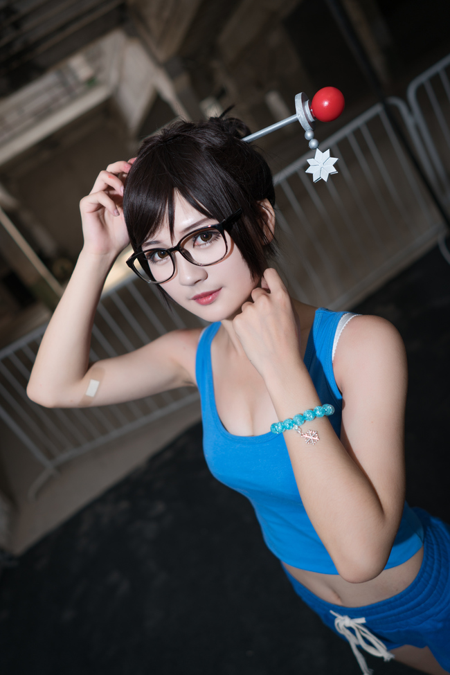 cosplay-co-nang-Me-quyen-ru-trong-over-watch-16