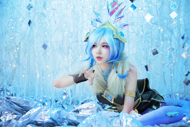 Nữ cosplayer Hàn Quốc khiến cộng đồng LMHT phát sốt vì hóa thân thành Neeko Mùa Đông Kỳ Diệu chân thực tới từng chi tiết - Ảnh 4.