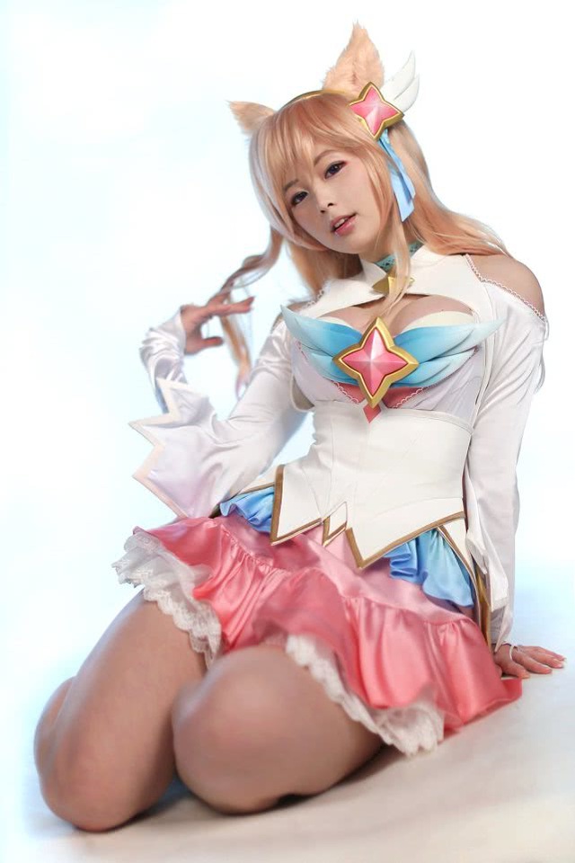 LMHT: Không thể rời mắt trước bộ ảnh cosplay Ahri Vệ Binh Tinh Tú nóng bỏng nhất xứ sở kim chi - Ảnh 11.