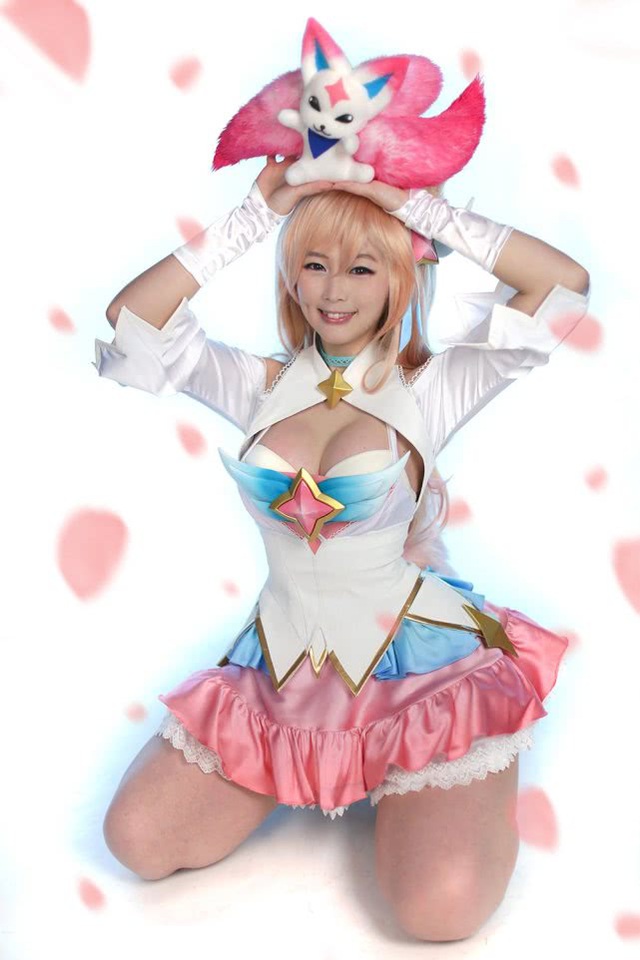 LMHT: Không thể rời mắt trước bộ ảnh cosplay Ahri Vệ Binh Tinh Tú nóng bỏng nhất xứ sở kim chi - Ảnh 14.