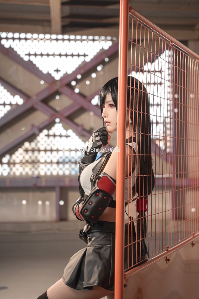 Cosplay Tifa ngực còn... to hơn bản gốc, dù diện sườn xám hay váy xanh cắt xẻ đều cực quyến rũ - Ảnh 22.