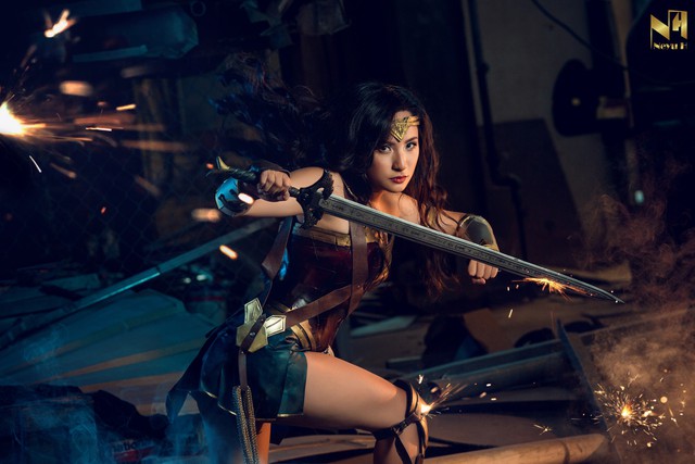 Xem loạt ảnh cosplay Wonder Woman đầy khí chất Chị Đại của coser người Việt Neyu H - Ảnh 9.