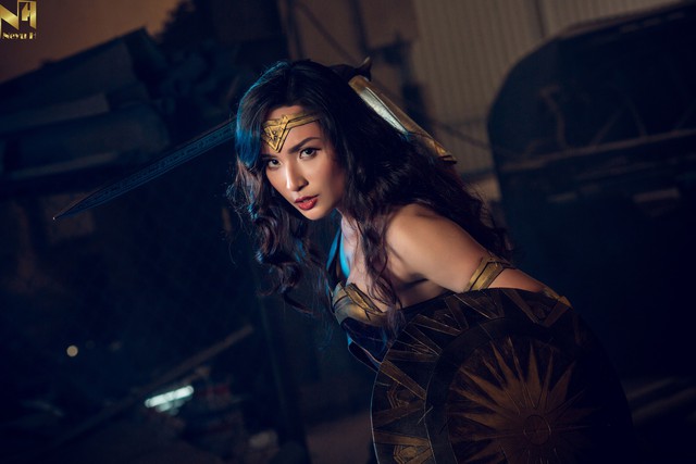 Xem loạt ảnh cosplay Wonder Woman đầy khí chất Chị Đại của coser người Việt Neyu H - Ảnh 2.