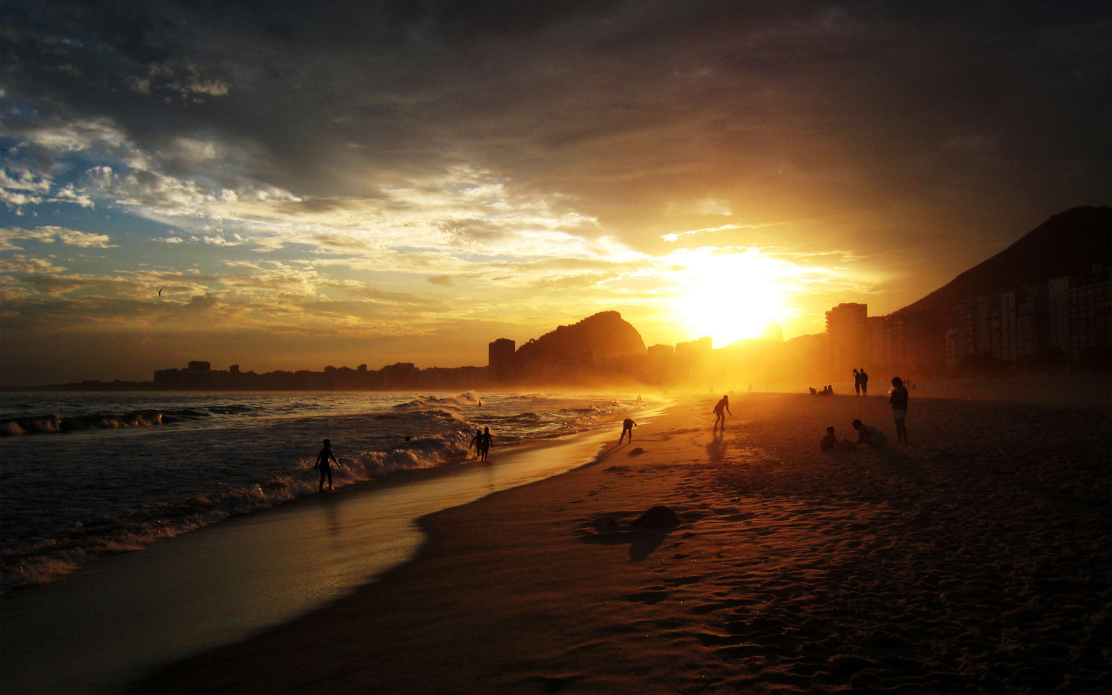 1920x1200 px, beaches, children, clouds, coast, females, fun, girls, happy, holidays, landscapes, males, men, nature, ocean, people, resort, sand, sea, shine, shore, sky, Sun, Sunlig, sunrise, sunsets, water, waves, wet, women