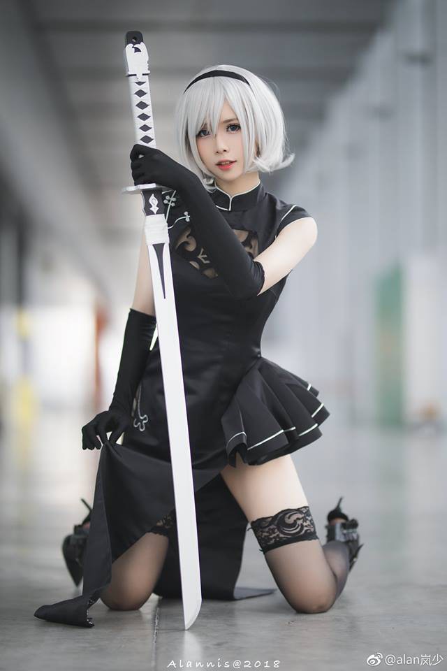 Lại ngất ngây với cosplay cô nàng 2B trong Nier: Automata - Ảnh 2.