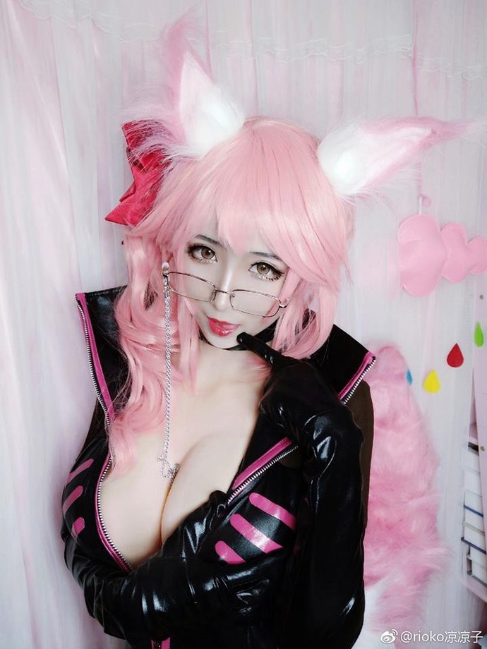 Chảy máu mũi với cosplay nàng cáo Tamamo-no-Mae siêu gợi cảm - Ảnh 2.