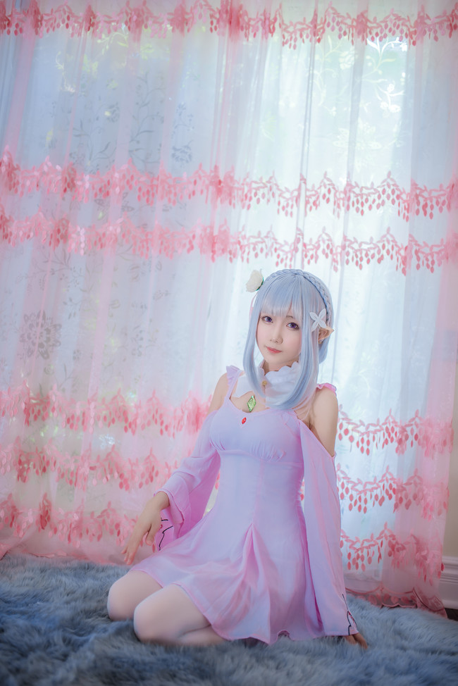 cosplay-cong-chua-toc-trang-truyen-tranh-Re:Zero-9