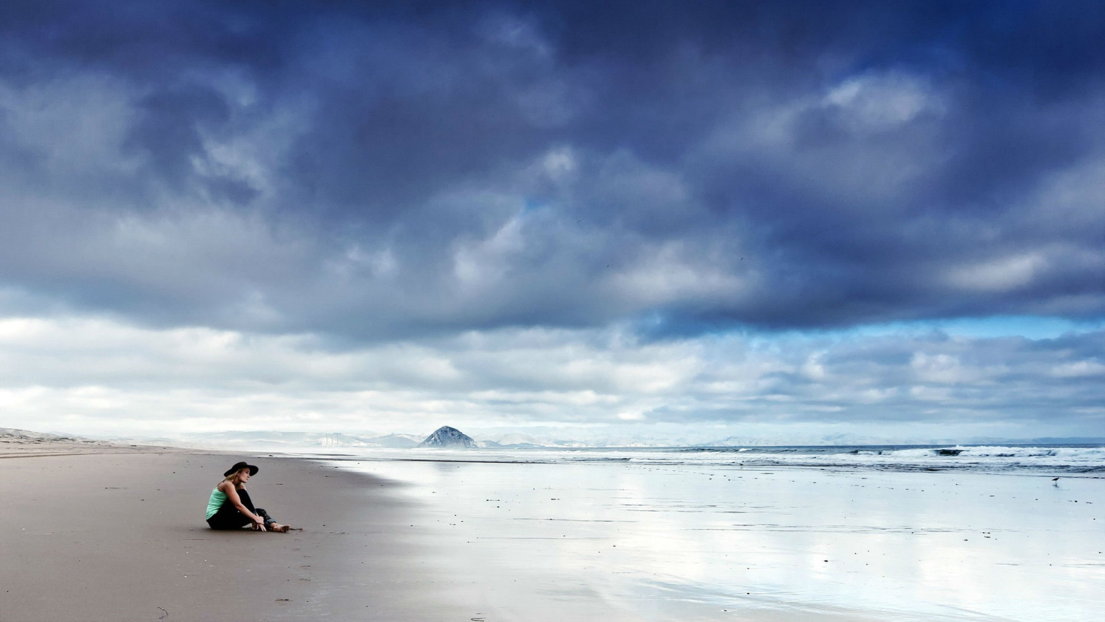 2560x1440 px, alone, Beacg, emotion, loneliness, lonely, mood, ocean, people, sad, sadness, solitude