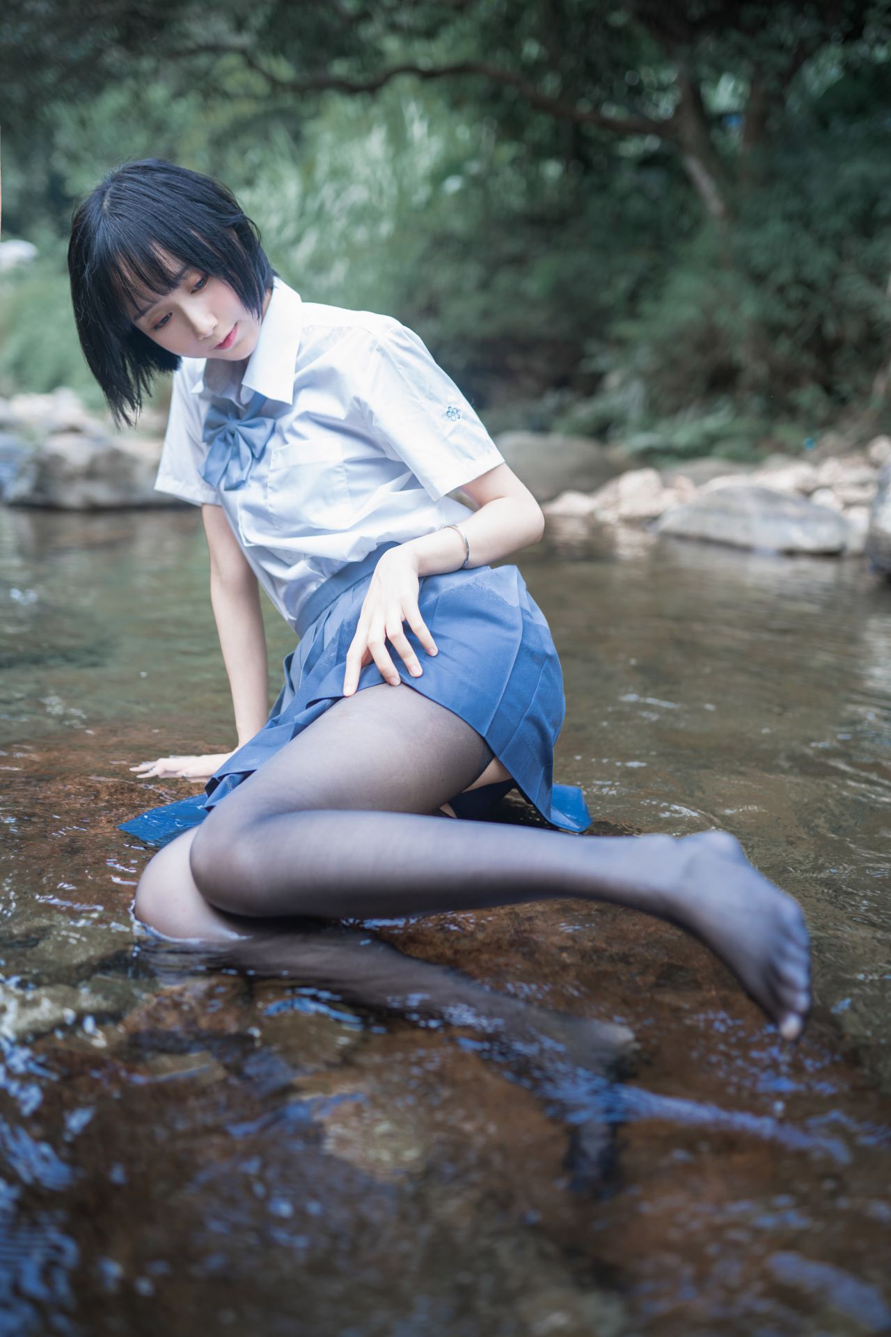 木绵绵OwO 水色溪边 黑丝JK制服Cosplay