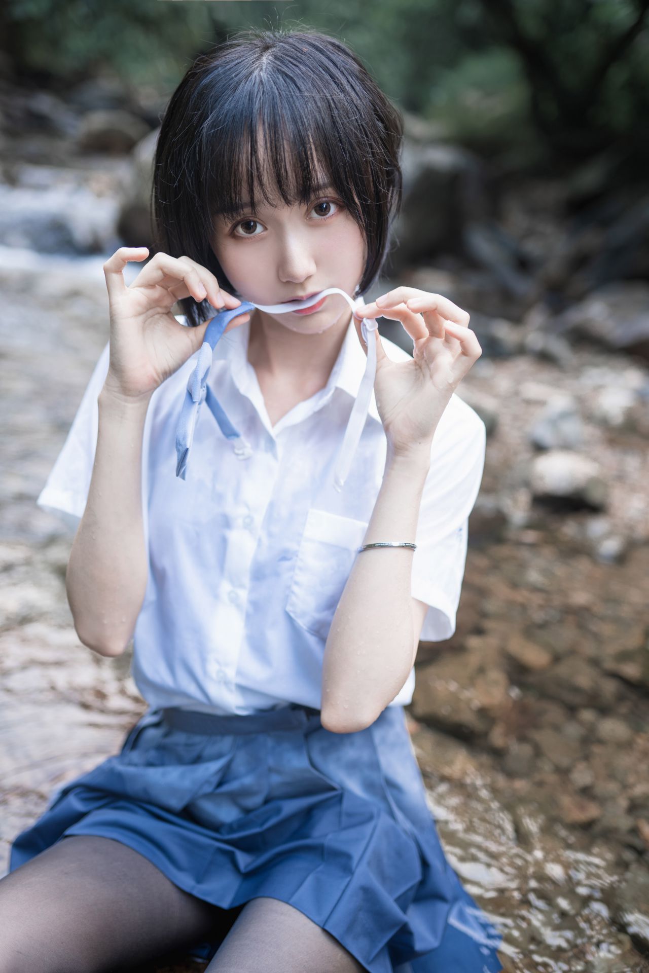 木绵绵OwO 水色溪边 黑丝JK制服Cosplay