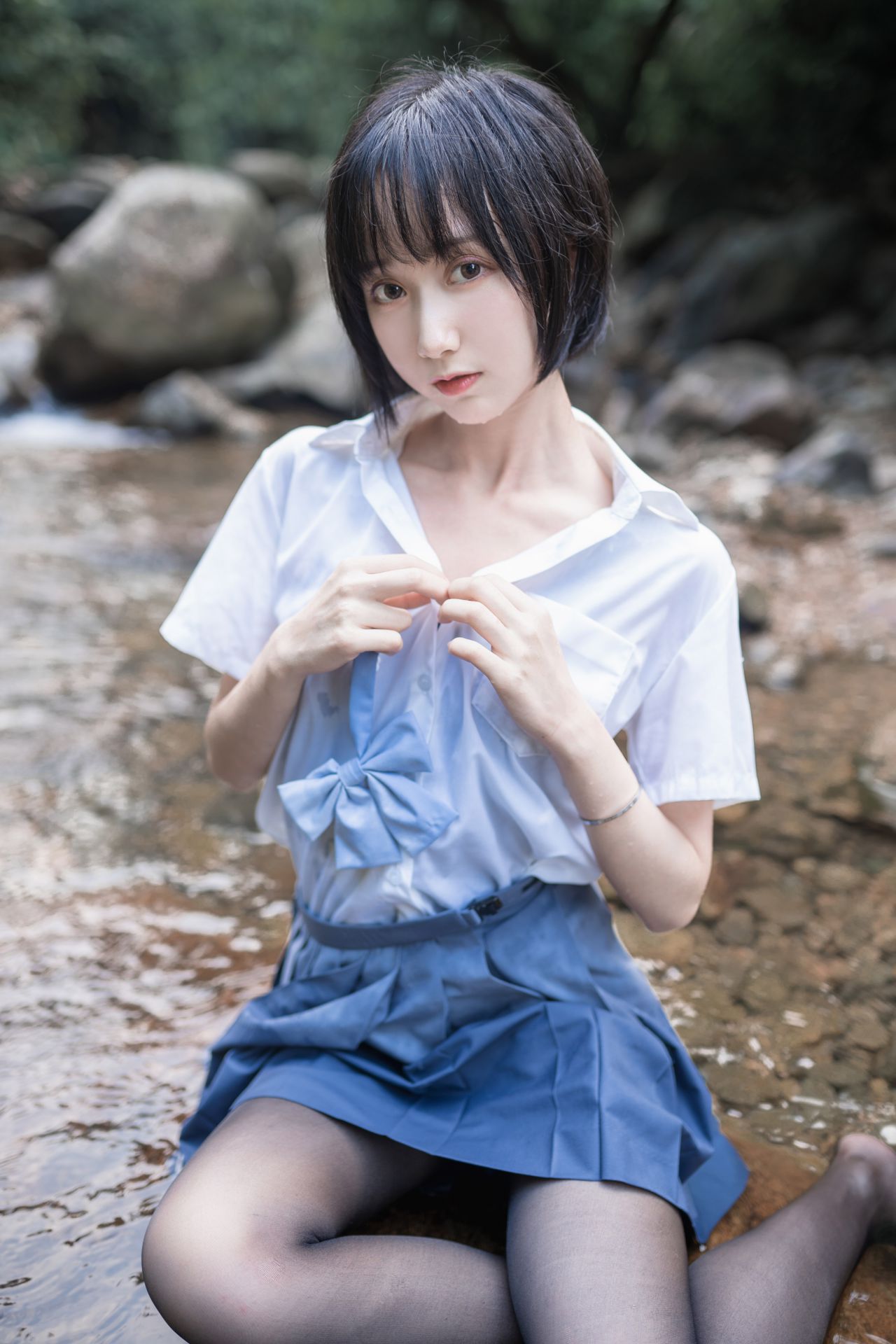 木绵绵OwO 水色溪边 黑丝JK制服Cosplay