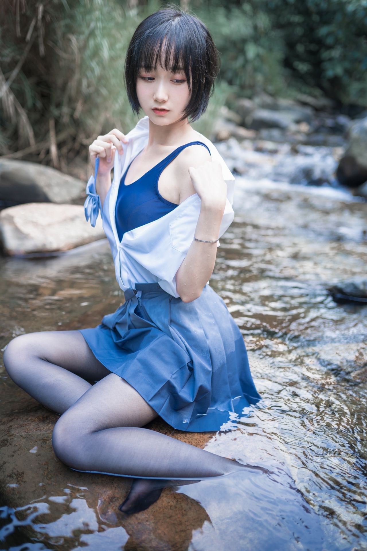 木绵绵OwO 水色溪边 黑丝JK制服Cosplay