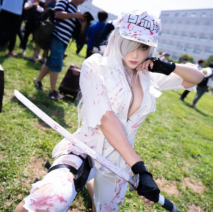 Lạ mắt với cosplay về tế bào Bạch Cầu ngực khủng trong Manga Hataraku Saibou - Ảnh 8.