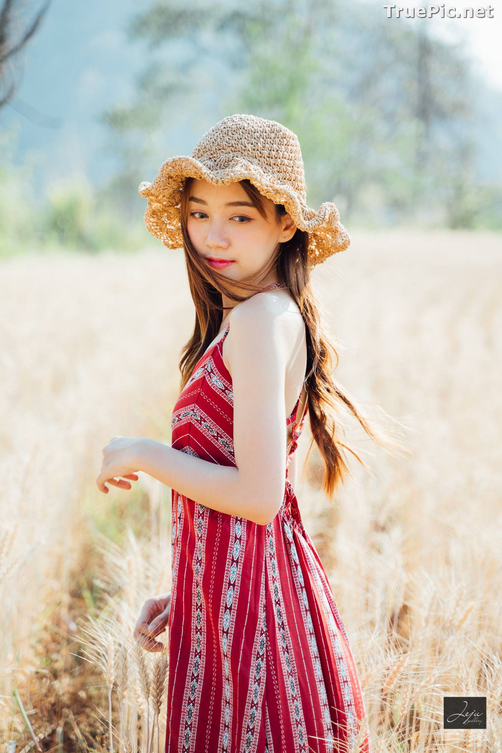 Image Thailand Cute Model - Fenfern Aeryingsak - Red in Barley - TruePic.net - Picture-3