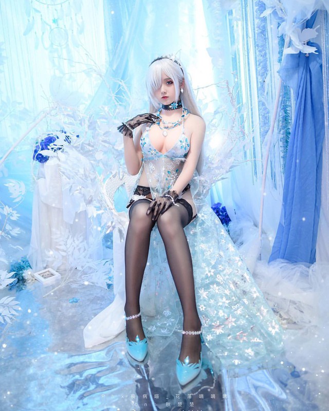 Ngắm bộ cosplay Anastasia trong Fate Grand Order nóng đến phát bỏng - Ảnh 5.