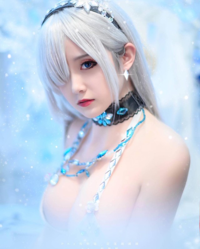 Ngắm bộ cosplay Anastasia trong Fate Grand Order nóng đến phát bỏng - Ảnh 3.