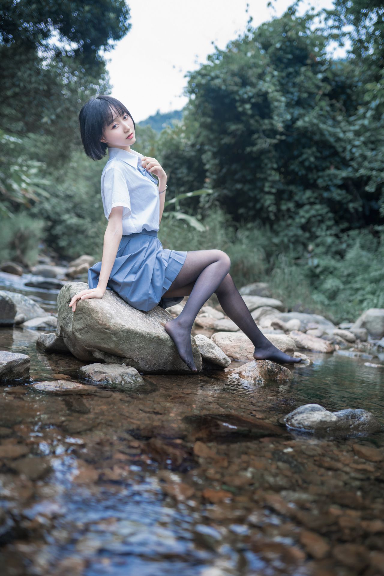 木绵绵OwO 水色溪边 黑丝JK制服Cosplay