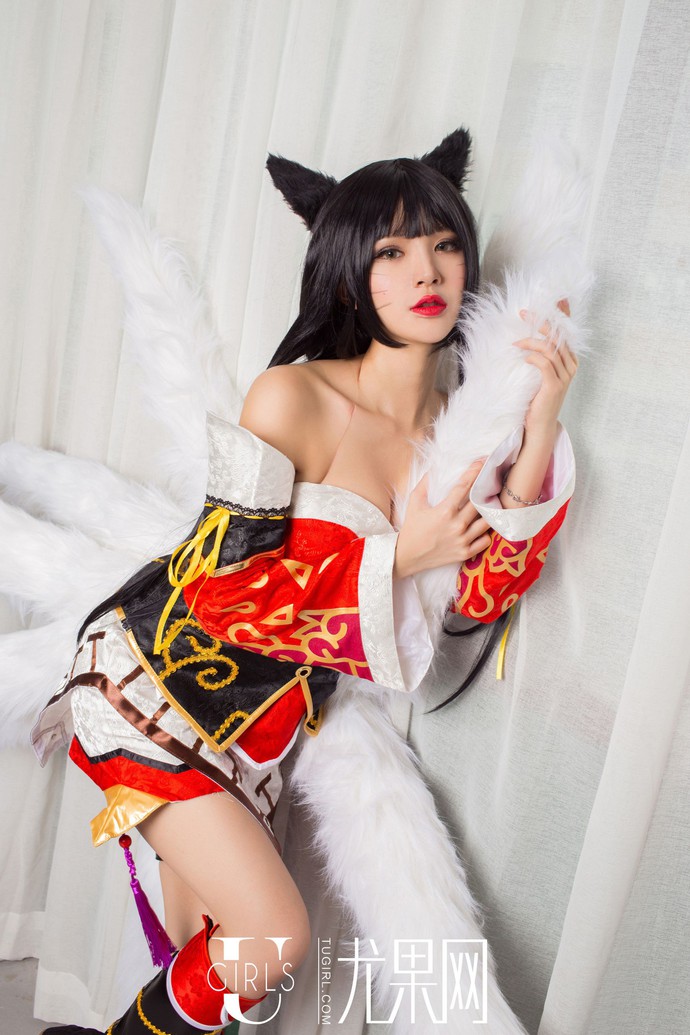 Ngất ngây với vòng ngực khủng của Xiang Chuan Ying trong bộ ảnh cosplay Ahri mới nhất - Ảnh 25.