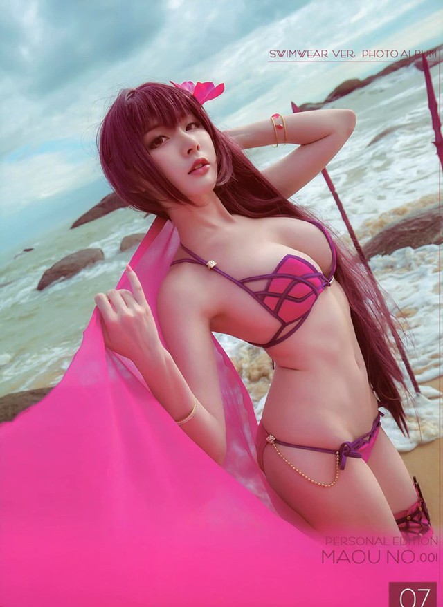 Chảy máu mũi với loạt ảnh cosplay Scathach diện bikini siêu gợi cảm - Ảnh 1.