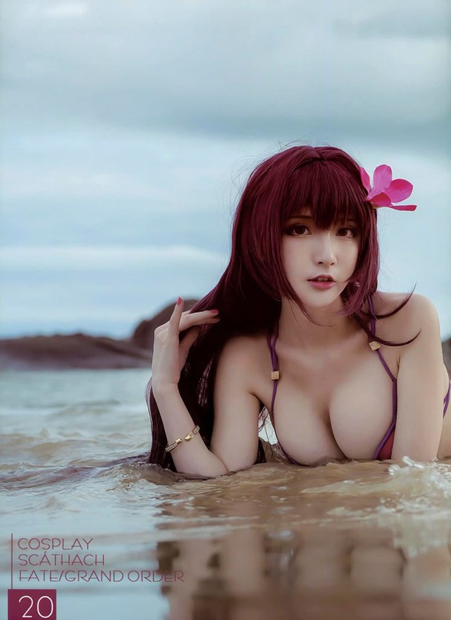 Chảy máu mũi với loạt ảnh cosplay Scathach diện bikini siêu gợi cảm - Ảnh 3.