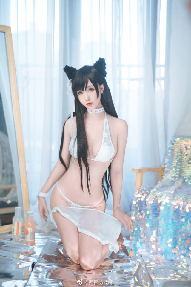 Xịt máu mũi khi ngắm loạt ảnh khoe thân táo bạo của cô nàng Atago trong Azur Lane - Ảnh 4.