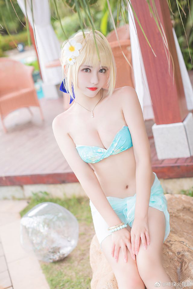 Ngắm nàng Saber xinh đẹp trong Fate/Stay Night diện bikini xanh ngọc tôn lên nước da trắng ngần - Ảnh 2.