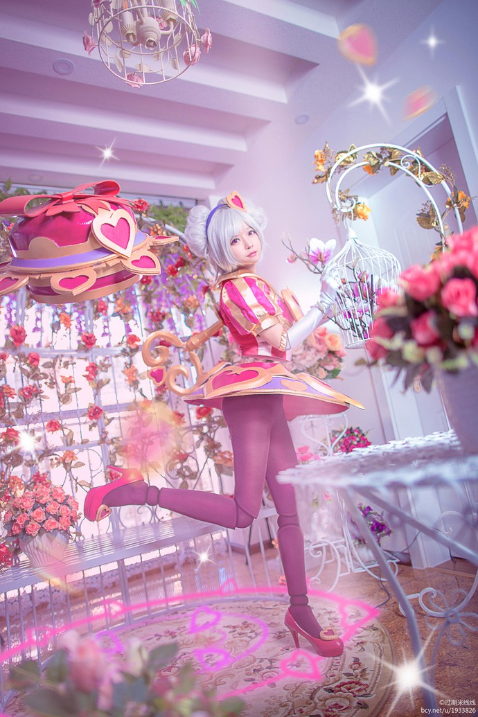 Cùng ngắm cosplay Orianna Quả Cầu Tình Ái cực dễ thương dành cho fan Liên Minh Huyền Thoại