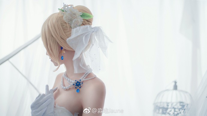 Cùng ngắm cosplay nàng Saber tuyệt đẹp trong trang phục Váy Cưới - Ảnh 8.