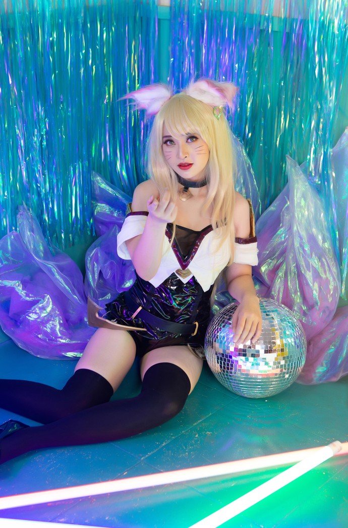 Chiêm ngưỡng bộ ảnh cosplay K/DA Ahri hút hồn của streamer Thảo Ngân - Ảnh 10.