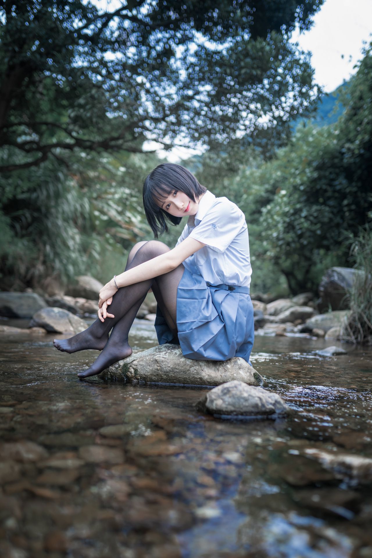 木绵绵OwO 水色溪边 黑丝JK制服Cosplay