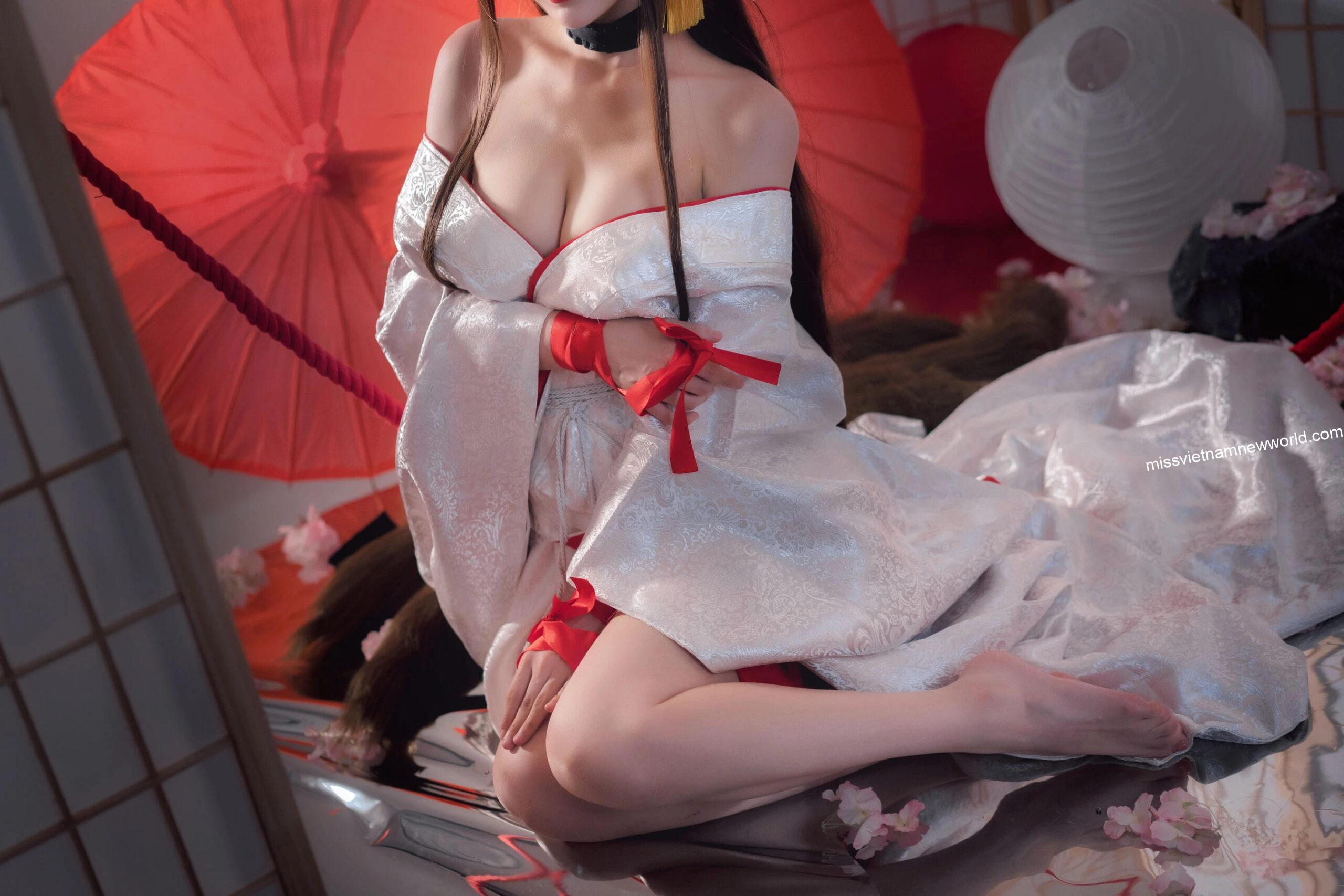 Cosplay-Akagi-Azur-Lane-Coser-Teppanyaki-Ghost-Dance-w-1