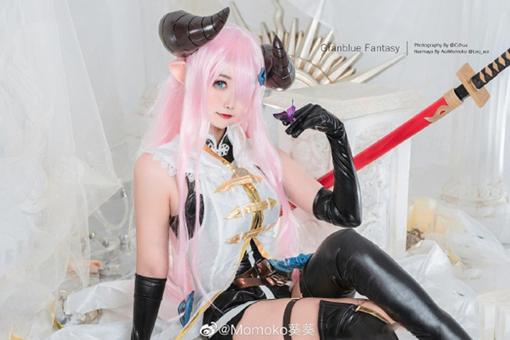 Momoko-Kwai-Kwai-hot-cosplay