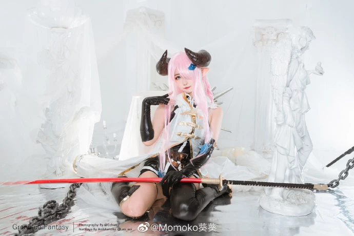 Momoko-Kwai-Kwai-hot-cosplay-narmaya (3)