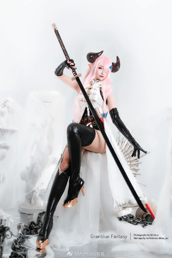 Momoko-Kwai-Kwai-hot-cosplay-narmaya (4)