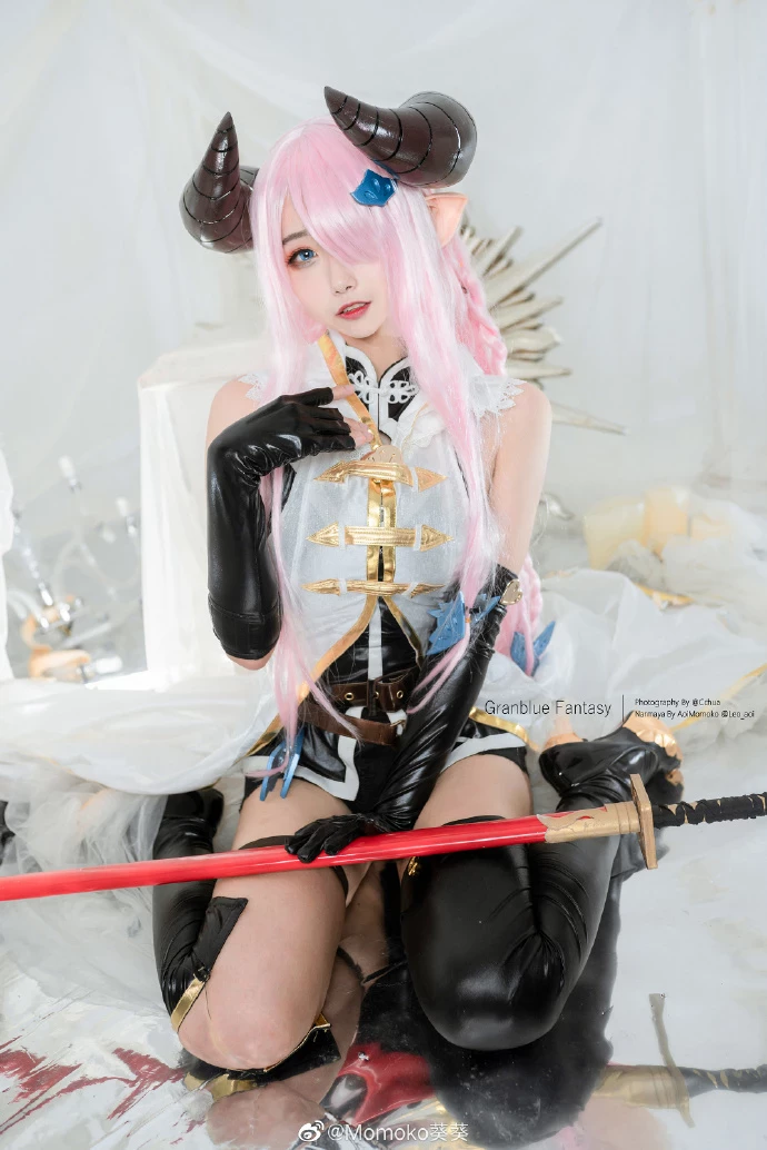 Momoko-Kwai-Kwai-hot-cosplay-narmaya (8)