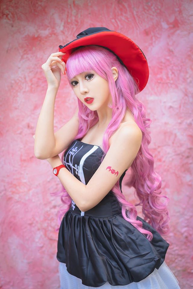 One Piece: Lịm tim trước hình ảnh dễ thương khó cưỡng của công chúa bóng ma Perona qua loạt ảnh cosplay đẹp mê hồn - Ảnh 2.