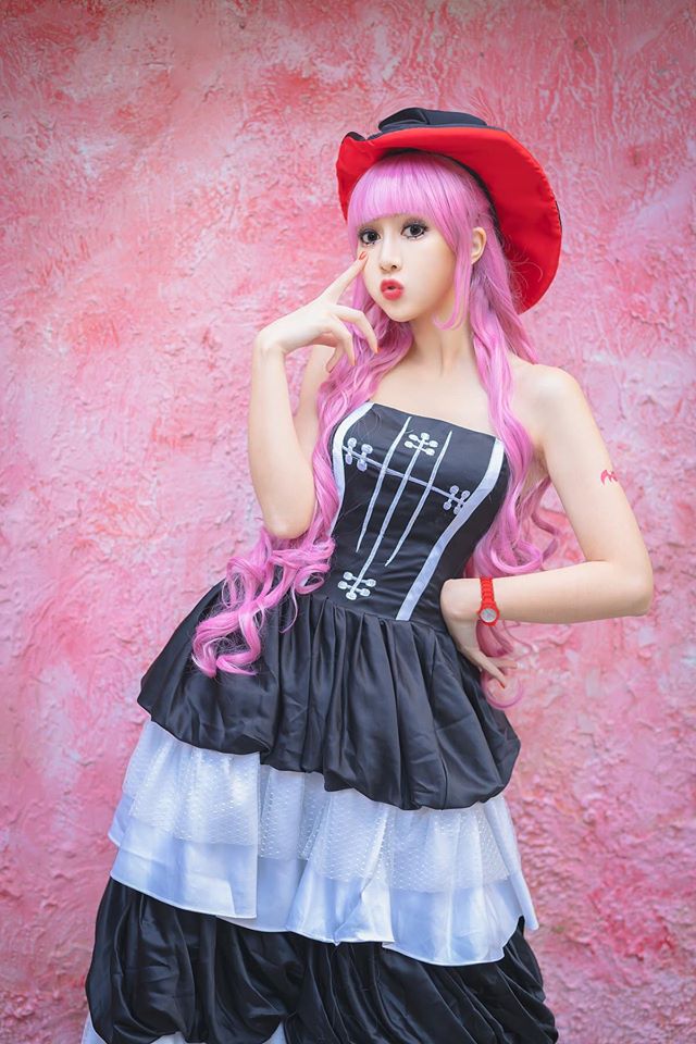 One Piece: Lịm tim trước hình ảnh dễ thương khó cưỡng của công chúa bóng ma Perona qua loạt ảnh cosplay đẹp mê hồn - Ảnh 3.