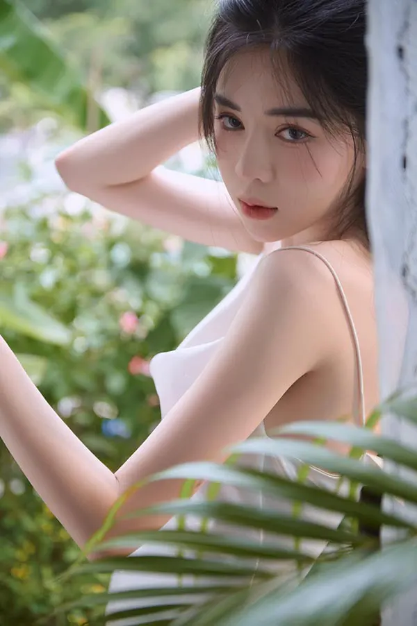 Ảnh gái xinh mặc áo trễ vai sexy gợi cảm