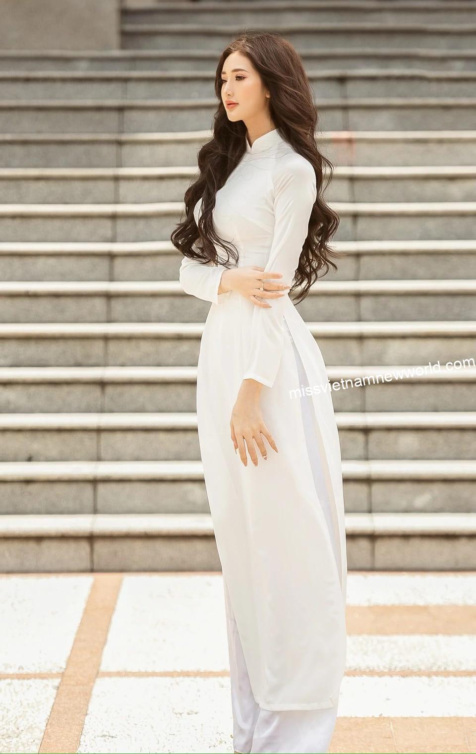 anh-nguyen-quynh-nhu-mac-ao-dai-khoe-duong-cong-nong-bong