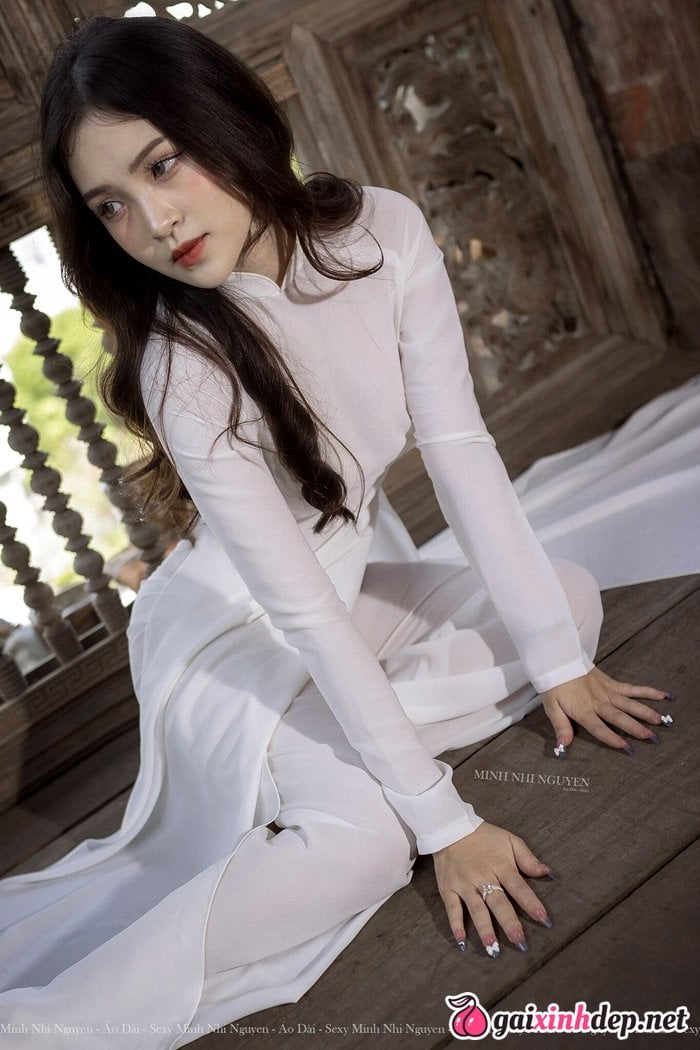 Ao Dai Quan Trang Mong Manh