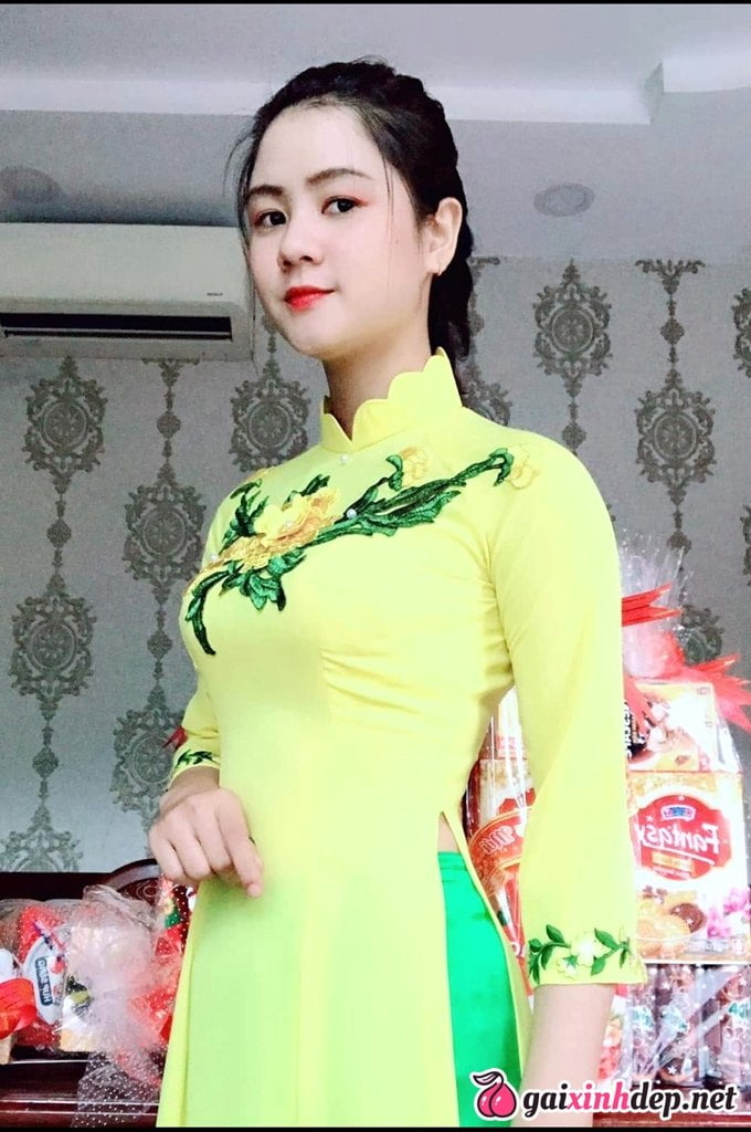 Áo Dài Màu Vàng Chanh