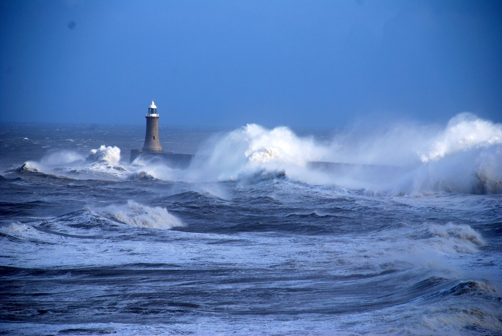 Beacon, sea, ocean, storm, waves, blows, wind, bad weather